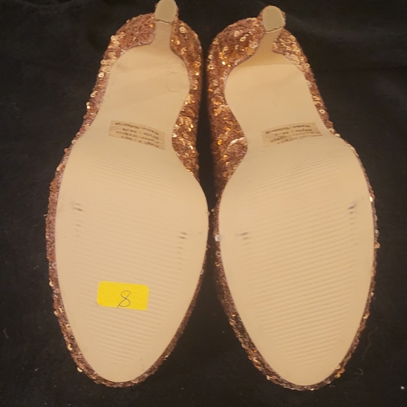 Heels - Picture 5 of 6